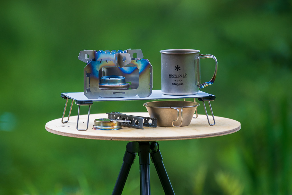 登山？キャンプ？フェス？本来の目的を超えた超軽量ミニテーブルができ